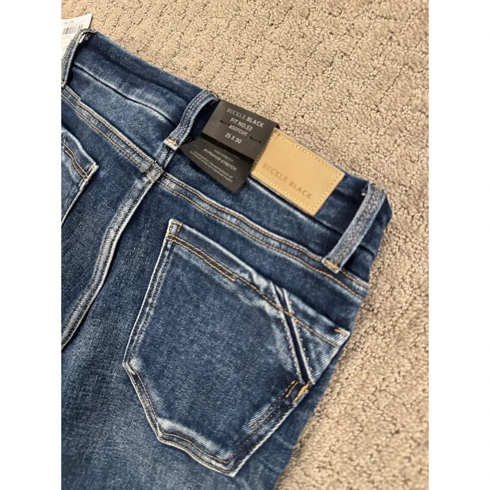 Buckle Black Fit No. 53 Mid rise Bootcut 25x30 In Dark Denim Wash NWT (I1)